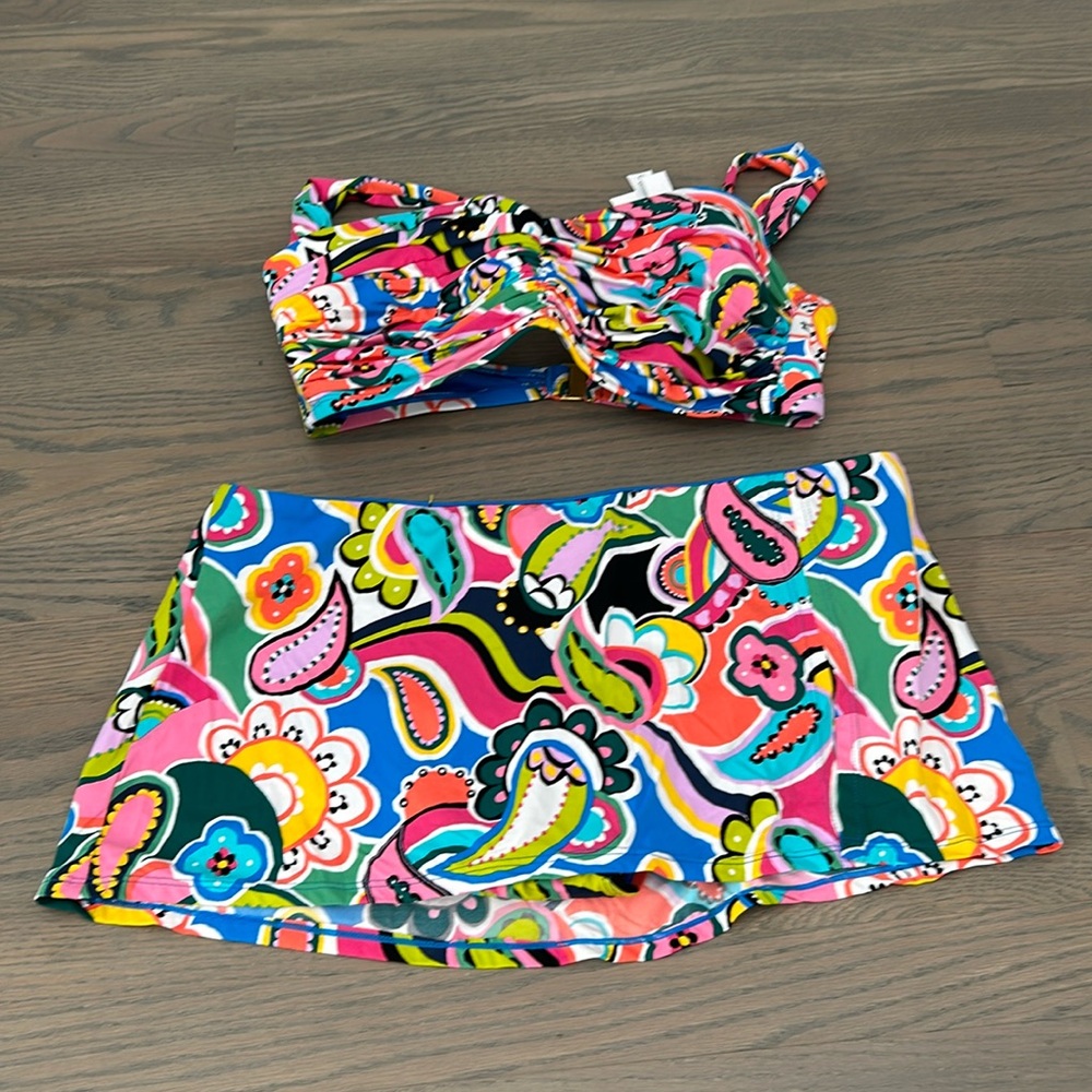 Two-piece bathing suit